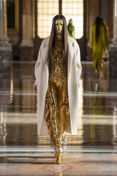 Look 24